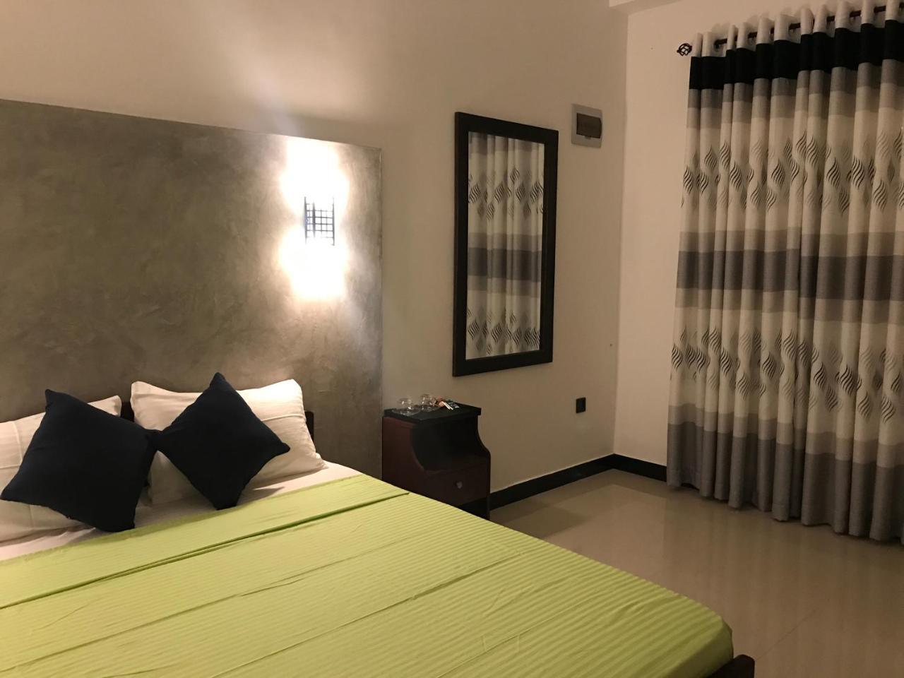 Kingdom Gate Hotel Anurâdhapura Extérieur photo